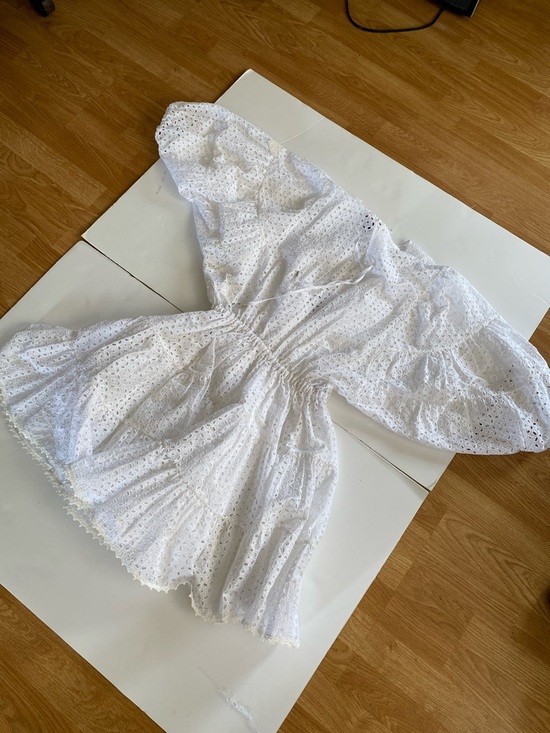 Girls' White Eyelet Puff-Sleeve Dress - Picture 6 of 17